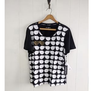 Black short sleeve Karl lagerfeld sunglass tee